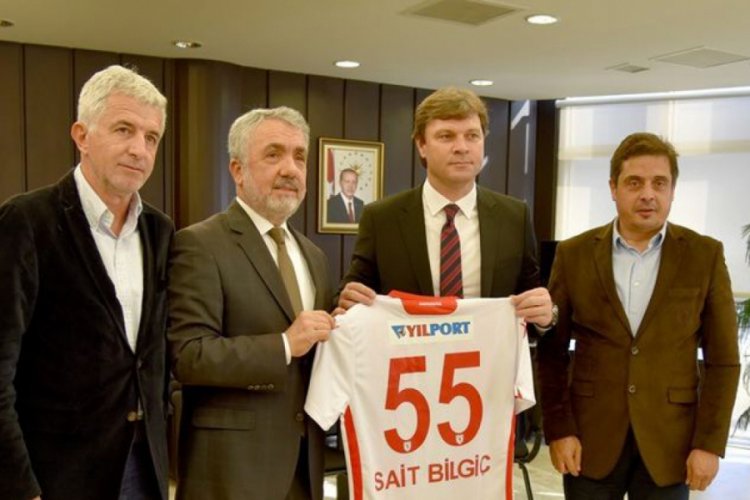 Ertuğrul Sağlam 25 yıl sonra mezun olduğu okulda