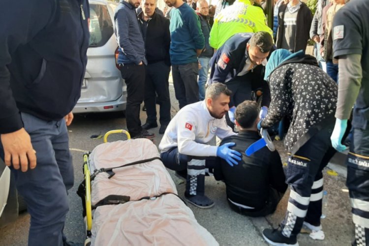 Hafif ticari ara&ccedil; ve motosiklet &ccedil;arpıştı