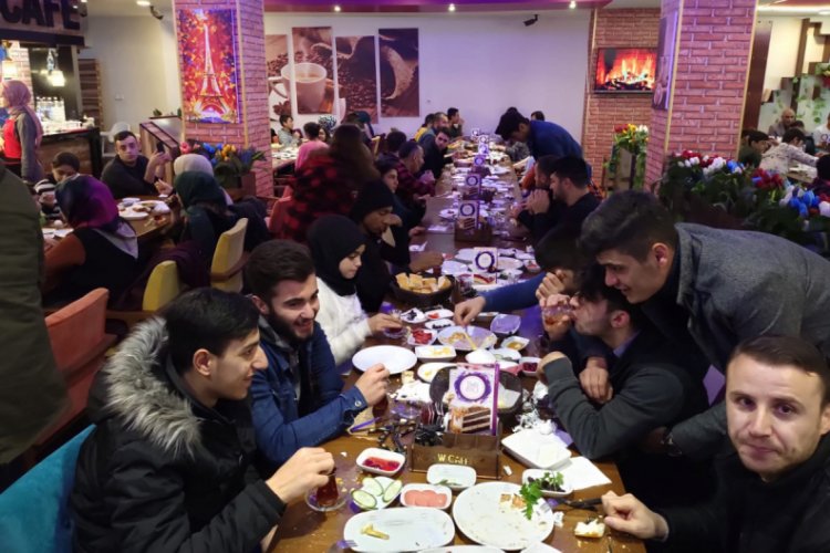 G&ouml;n&uuml;ll&uuml; rehberler ve &ccedil;ocuklar bir araya geldi
