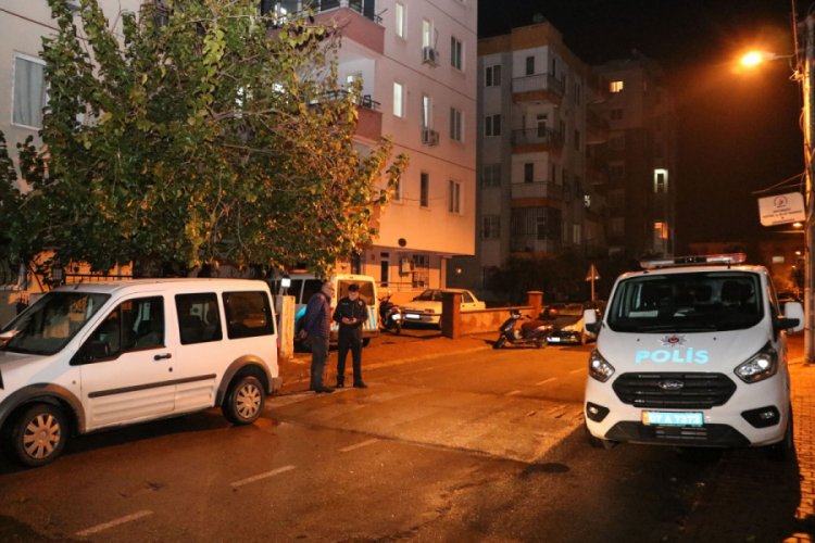 K&uuml;f&uuml;r tartışmasında vurduğu adam &ouml;ld&uuml;, kendisi tutuklandı