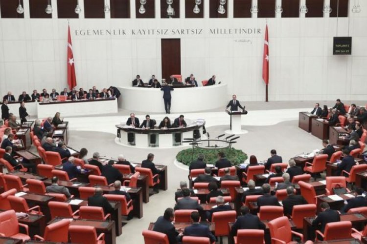 &Uuml;&ccedil; bakanlığın b&uuml;t&ccedil;esi Meclis'te kabul edildi
