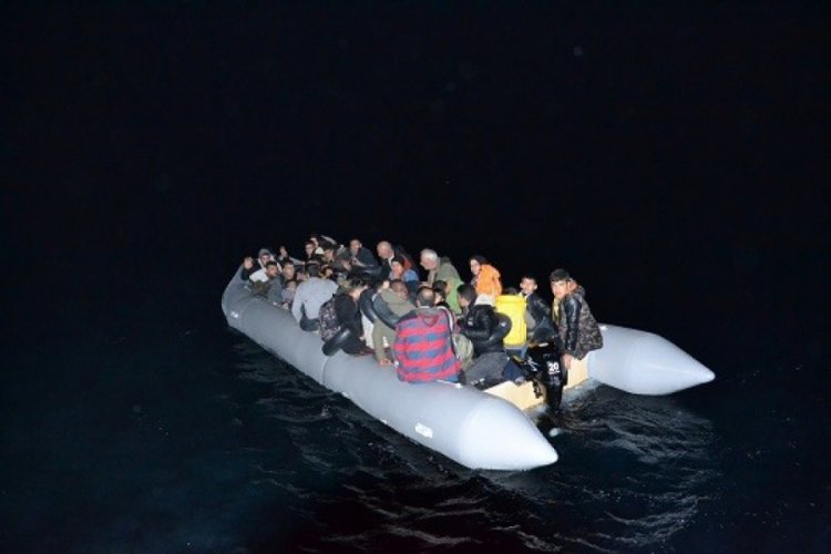 Kuşadası'nda 47 d&uuml;zensiz g&ouml;&ccedil;men yakalandı