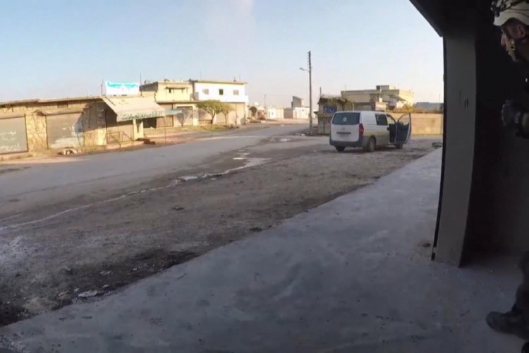 &Ccedil;ocukların &ouml;ld&uuml;ğ&uuml; İdlib bombardımanından i&ccedil; acıtan g&ouml;r&uuml;nt&uuml;ler