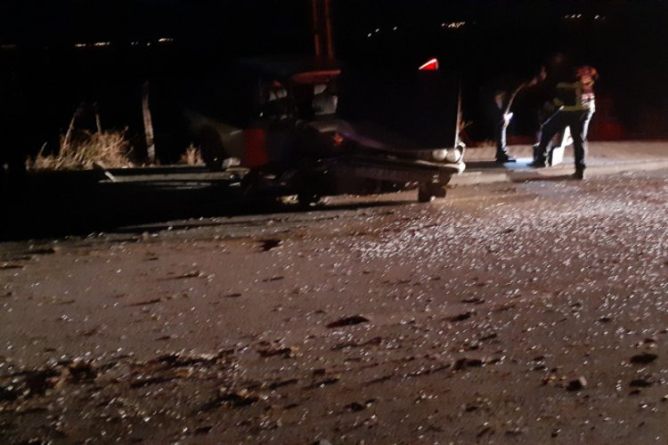 İki otomobilin &ccedil;arpıştığı kazada 4 kişi yaralandı
