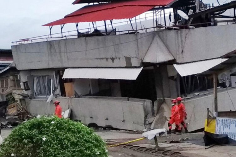 Filipinler'deki depremde &ouml;l&uuml; sayısı artıyor
