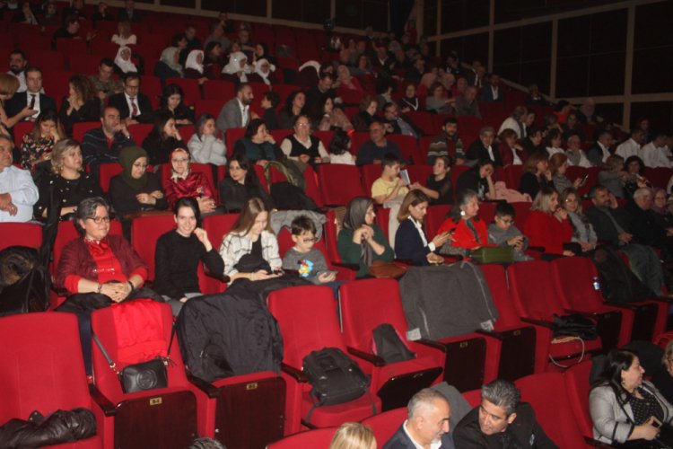 Bursa'da "Fark Yaratanlar &Ouml;d&uuml;l T&ouml;reni" d&uuml;zenlendi