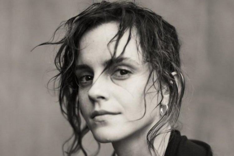Emma Watson 38 &uuml;lkeye 2000 adet kitap sakladı