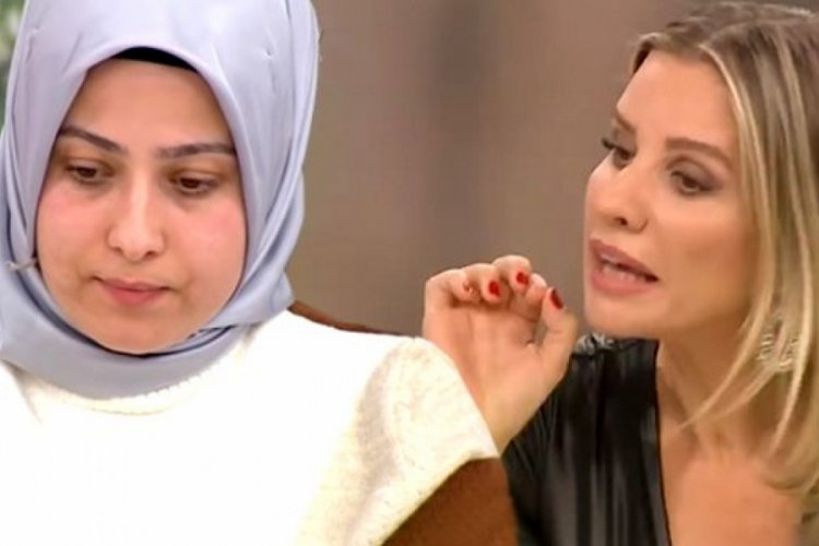 Esra Erol'un s&ouml;zleri b&uuml;y&uuml;k alkış aldı