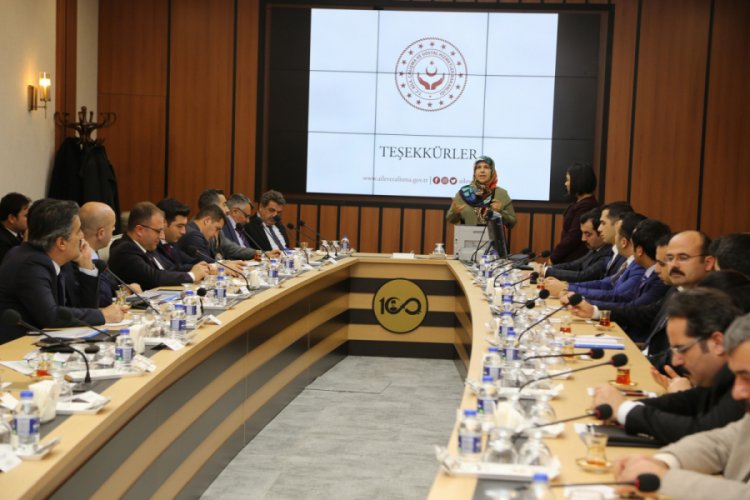 Kadına y&ouml;nelik şiddet masaya yatırıldı