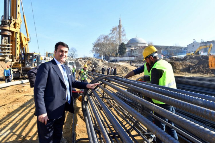 Bursa Osmangazi Meydanı'na ilk har&ccedil; d&ouml;k&uuml;ld&uuml;