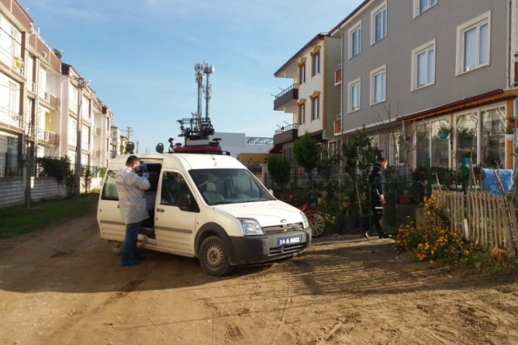 Yalnız yaşadığı evinde &ouml;l&uuml; bulundu