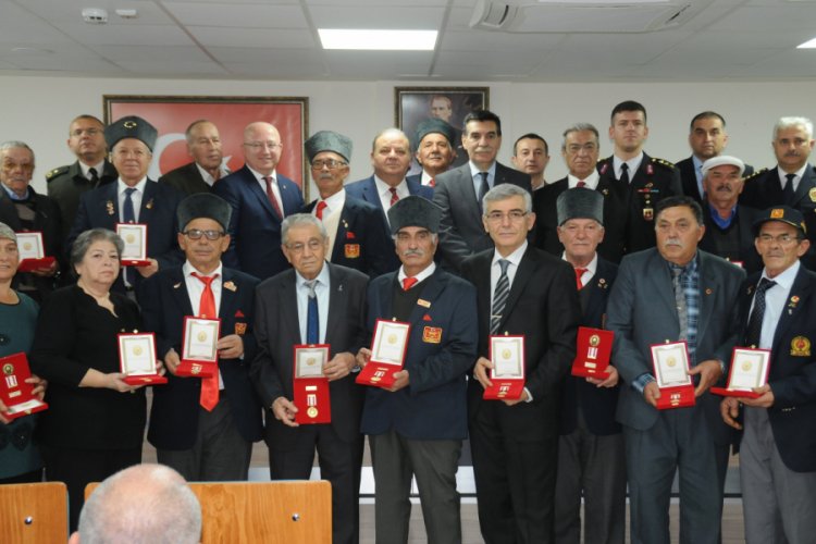 33 Kıbrıs gazisi onurlandırıldı