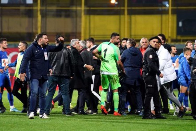 Tuzlasporlu oyuncudan 'kavga' a&ccedil;ıklaması: Bir arkadaşımızın kafası yarıldı