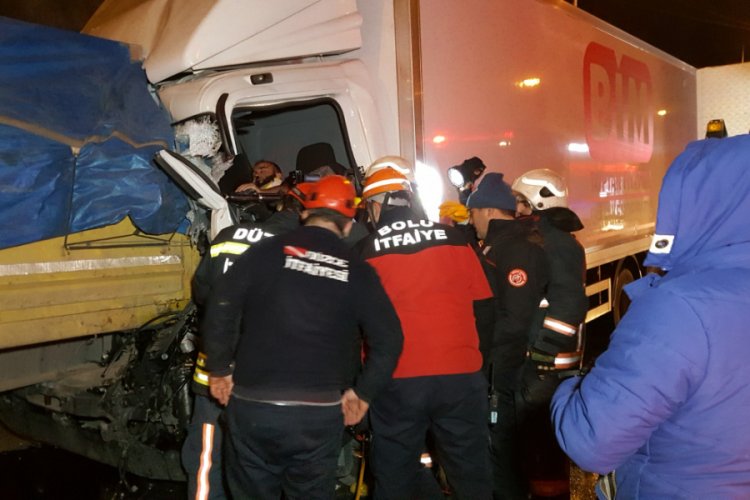 T&uuml;nel &ccedil;ıkışında feci kaza: S&uuml;r&uuml;c&uuml; yaralandı