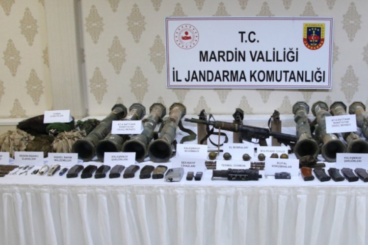 Ter&ouml;ristlerin etkisiz hale getirildiği operasyonda cephanelik ele ge&ccedil;irildi