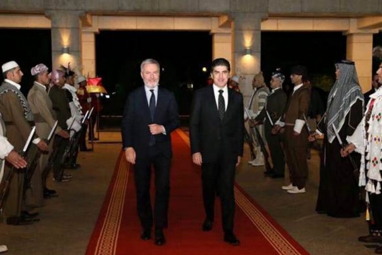 İtalya Savunma Bakanı, Barzani ile g&ouml;r&uuml;şt&uuml;