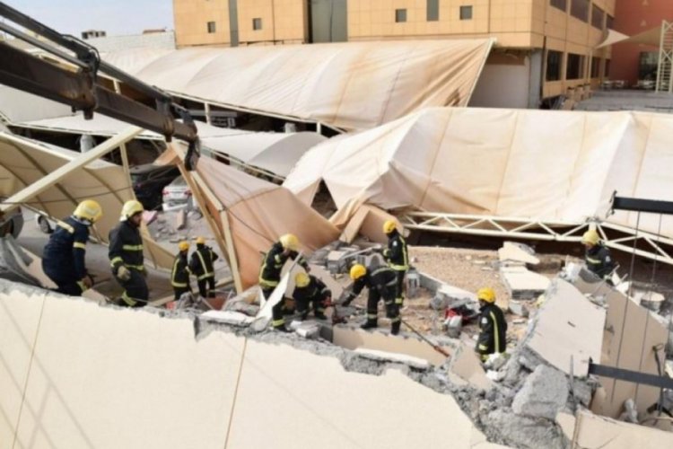 Arabistan'da &uuml;niversitenin duvarı &ccedil;&ouml;kt&uuml;