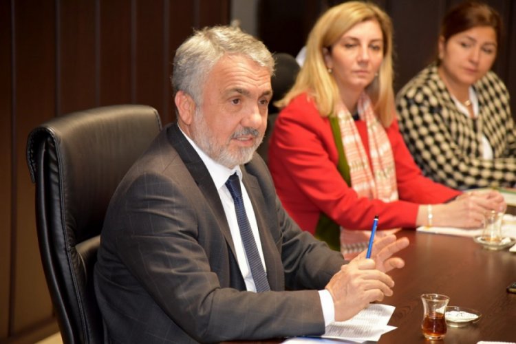 Rekt&ouml;r Bilgi&ccedil;'ten akademisyenlere: "&Ccedil;ıtayı y&uuml;kseltmeliyiz"