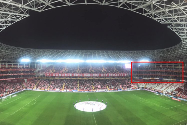 Kazada &ouml;len taraftarların adı misafir trib&uuml;n&uuml;ne verildi
