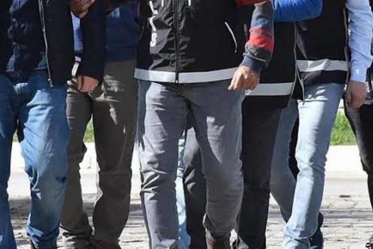 Eski başbakanlık &ccedil;alışanlarına FET&Ouml; operasyonu