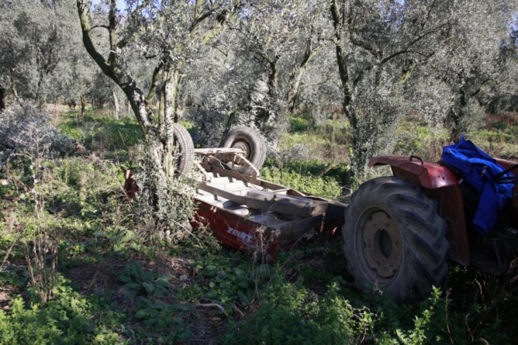 Bursa'da freni arızalanan traktörden atlayan sürücü ağır yaralandı