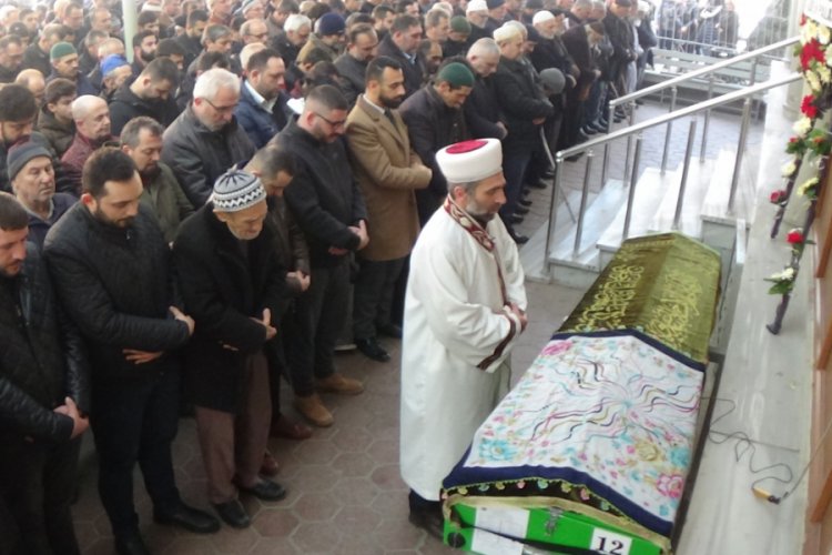 Bursa'da g&ouml;zyaşları arasında toprağa verildi