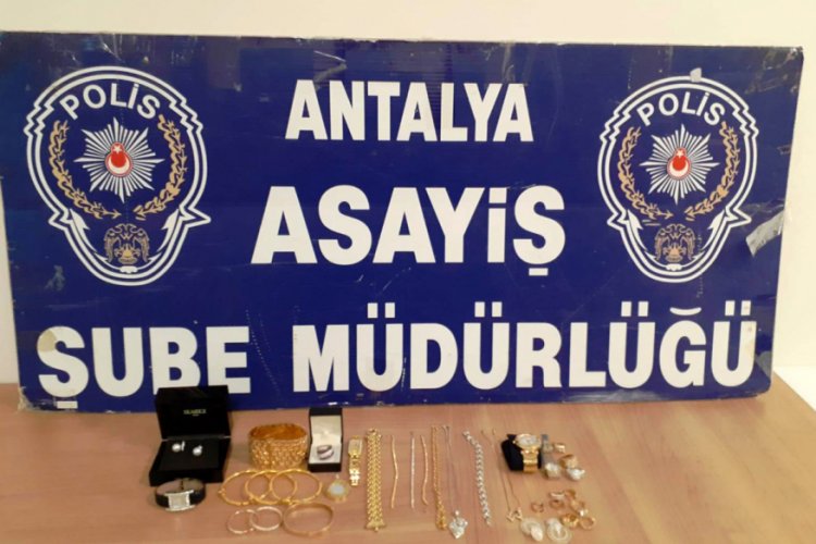 121 bin dolarlık ziynet eşyası &ccedil;alan hırsız yakalandı