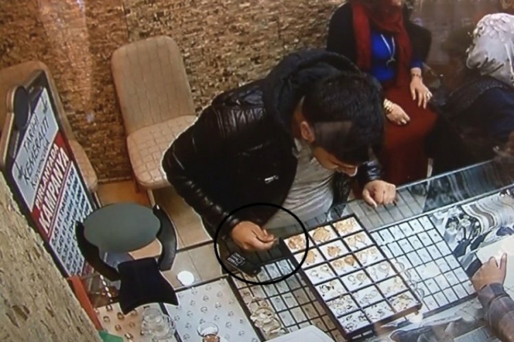 Hırsız, "daha sonra alacağım" deyip kapora bıraktı