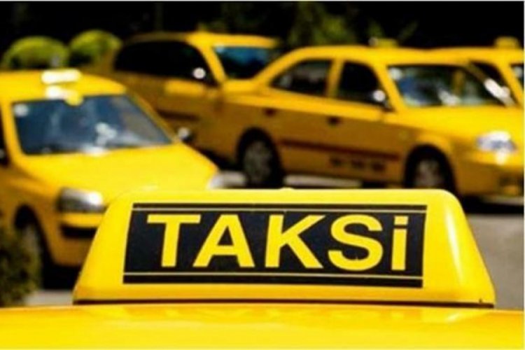Taksici ilk iş g&uuml;n&uuml;nde kaza yaptı