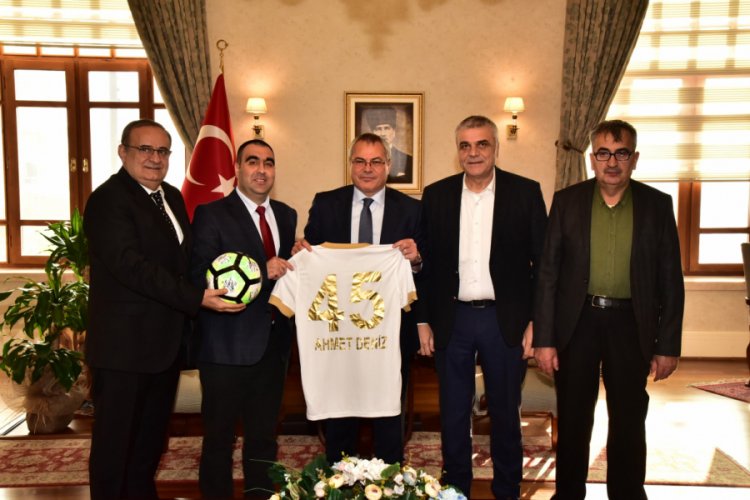 Akhisarspor yeni y&ouml;netiminden Vali Deniz'e ziyaret