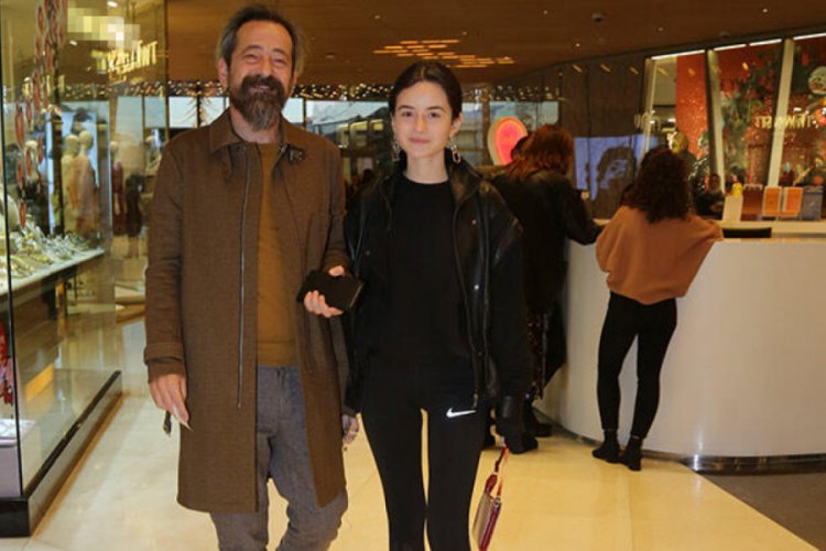 D&uuml;zağa&ccedil; kızıyla alışverişe &ccedil;ıktı