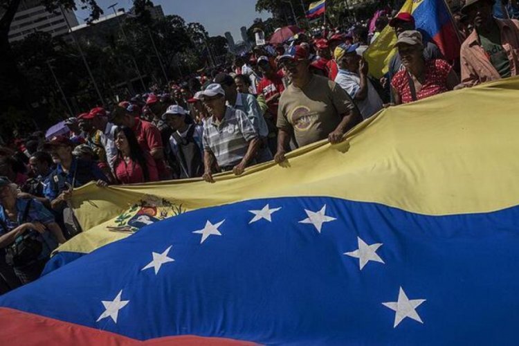 4,7 milyon Venezuelalı &uuml;lkesini terk etti