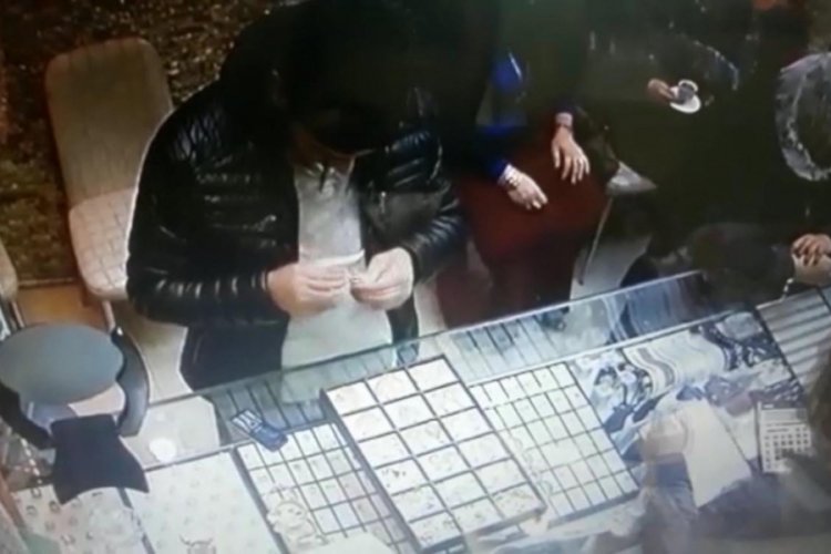 20 lira kapora verdi, 2 bin lira değerinde altın &ccedil;aldı