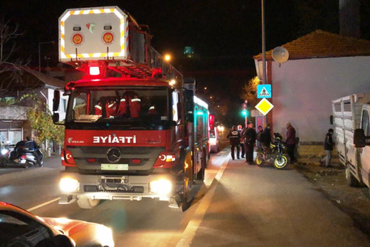 Alkoll&uuml; kişiden ka&ccedil;arken inşaatta merdiven boşluğuna d&uuml;şt&uuml;