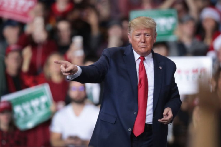 Trump: Sizi bilmem ama ben &ccedil;ok eğleniyorum