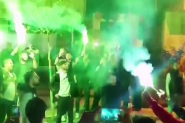 Asker uğurlamasında magandalar yol kapatıp ter&ouml;r estirdi
