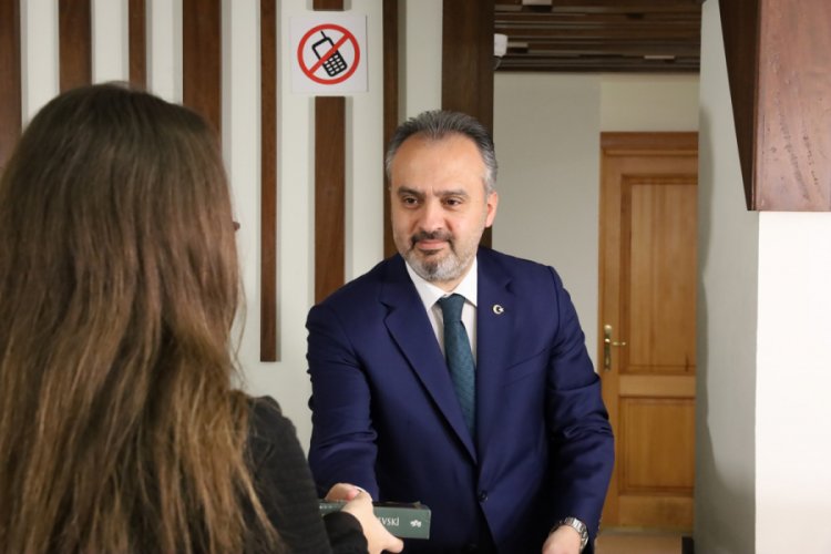 Bursa'da 'Kitap her kapıyı a&ccedil;ar' projesi başlatıldı