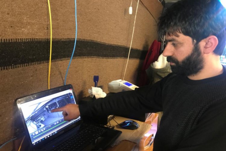 &Ccedil;aldıkları kredi kartından 4 bin lira &ccedil;ektiler