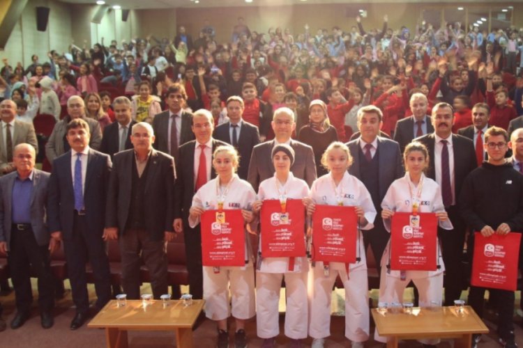 Milli Olimpiyatlar Komitesi &ouml;ğrencilerle buluştu