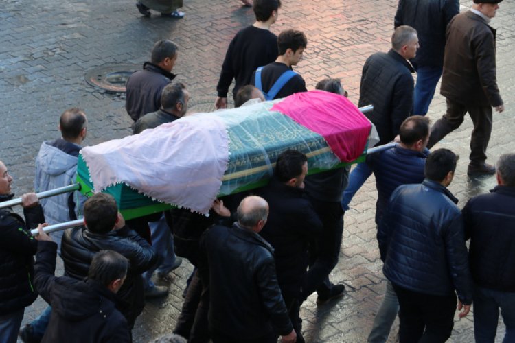 Kazada &ouml;len liseli Z&uuml;lal Işıl, g&ouml;zyaşlarıyla toprağa verildi