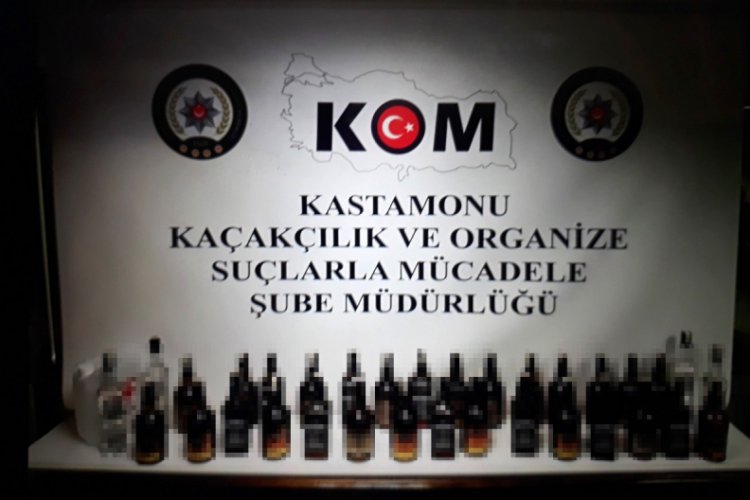 41 şişe sahte i&ccedil;kiyle yakalanan 2 kişi g&ouml;zaltına alındı