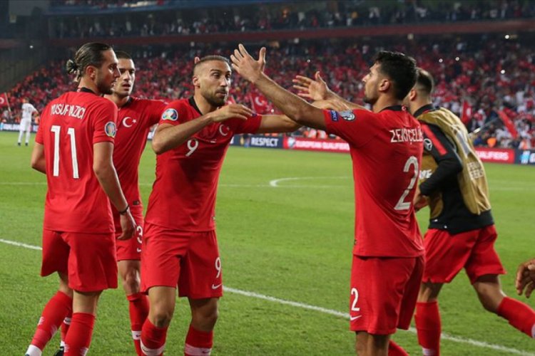 T&uuml;rkiye, FIFA d&uuml;nya sıralamasında yılı 29. basamakta tamamladı