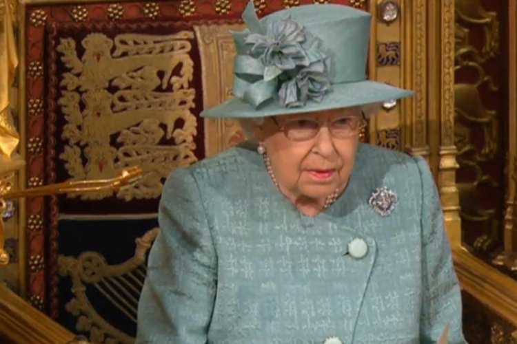 Krali&ccedil;e 2. Elizabeth, Parlamento a&ccedil;ılış konuşmasını ger&ccedil;ekleştirdi