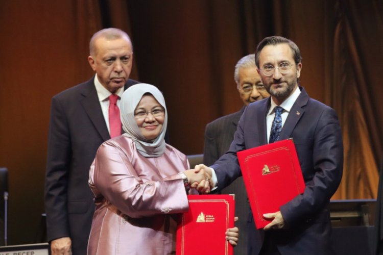 İslamofobi ile M&uuml;cadeleye Y&ouml;nelik İletişim Projesi mutabakatını imzaladı