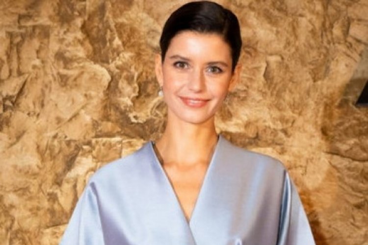 Beren Saat'ten 20 bin liralık kombin