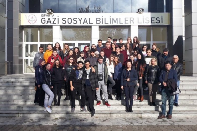 7 farklı &uuml;lkeden gelenlere T&uuml;rk k&uuml;lt&uuml;r&uuml;n&uuml; tanıttılar