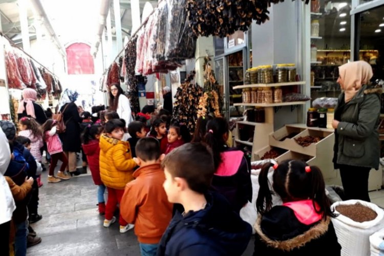 Minikler Şire Pazarı'nı gezdi