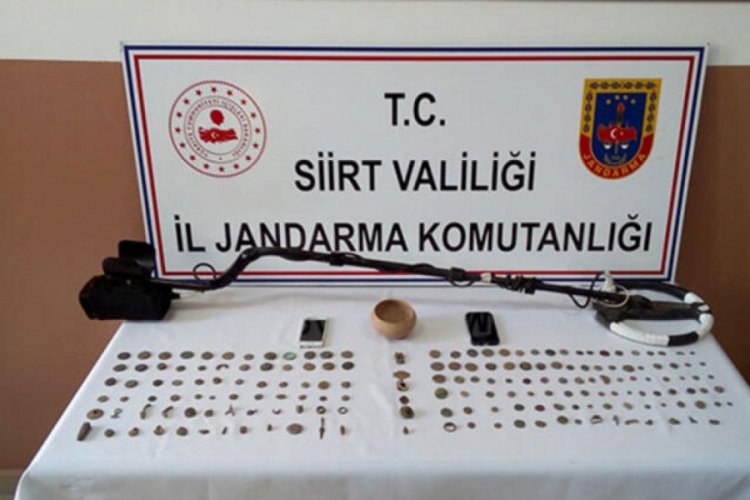 143 sikke ve tarihi objeler ele ge&ccedil;irildi