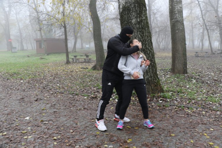 Kadınlara 'kendini koruma' eğitimi verildi