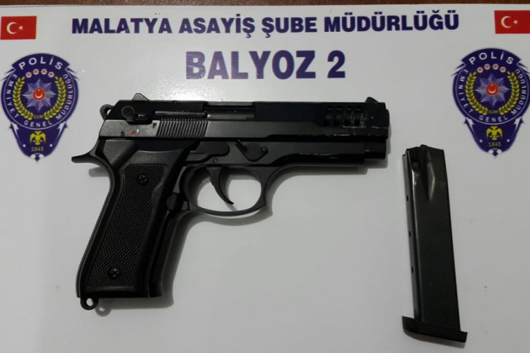 Ruhsatsız silahlar ele ge&ccedil;irildi